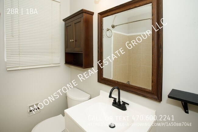 Building Photo - 370 Tiny Pl