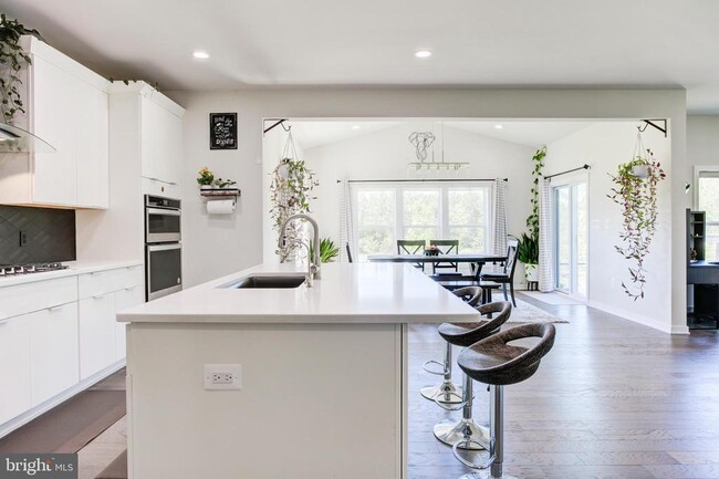 Building Photo - 41355 Tarragon Leaf Dr