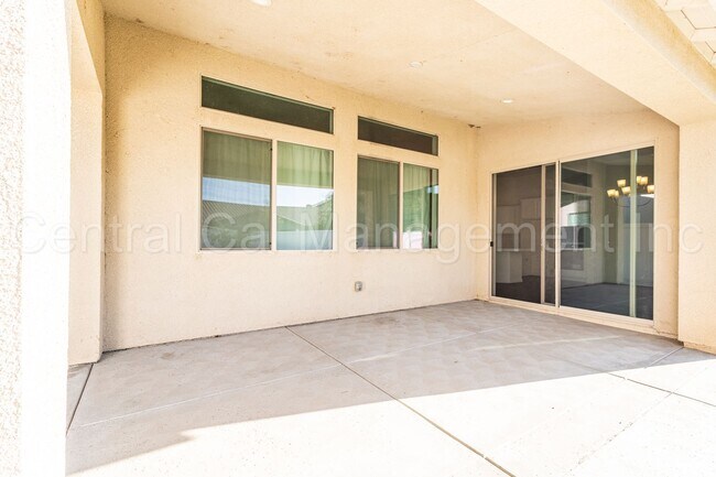 Building Photo - 4 Bedroom/3 Bath Home with Office and Paid Solar - $3295 Per Month!