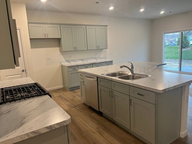 Building Photo - 1977 Leiter Way