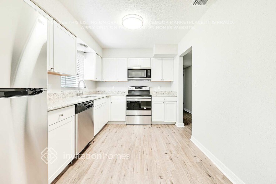 Building Photo - 5506 Perrine Dr