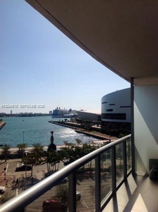 Building Photo - 888 Biscayne Blvd