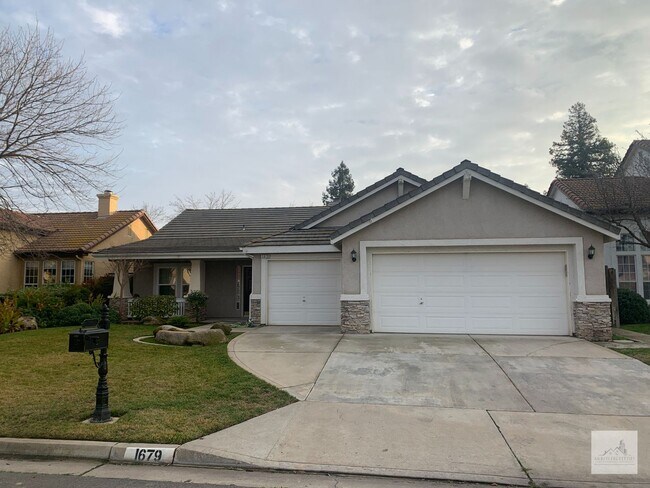 Building Photo - 1679 E La Quinta Dr