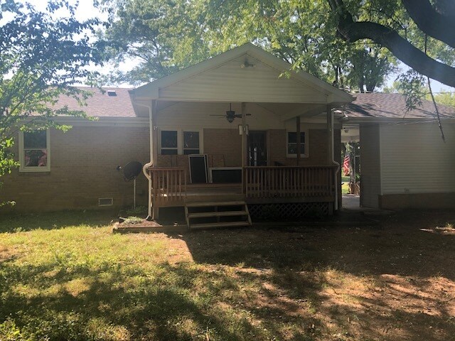 Building Photo - 104 Wayside Dr