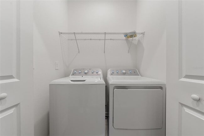 Building Photo - 7576 Stone Crk Trl