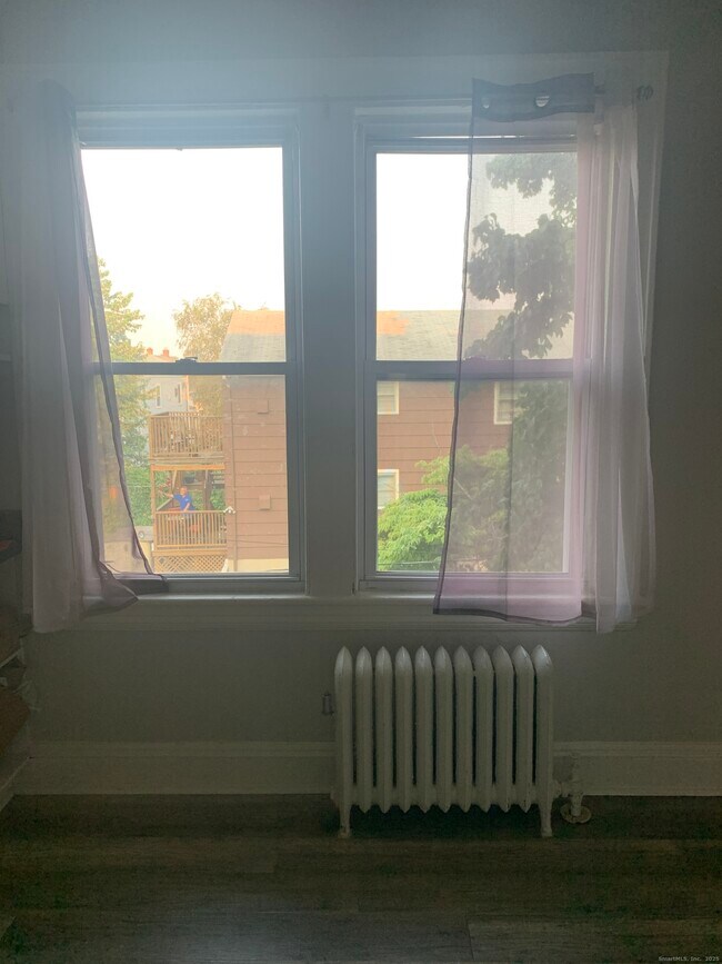 Building Photo - 96 Seaview Terrace