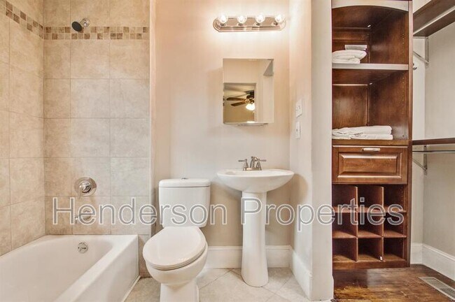 Building Photo - 217 Skyland Ave