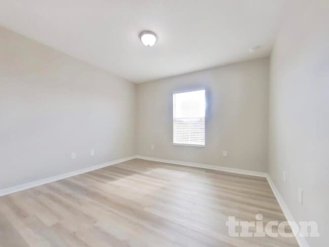 Building Photo - 321 Black Springs Ln