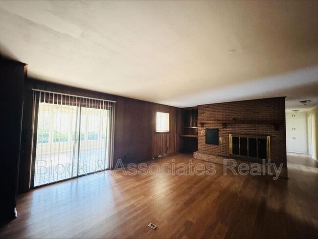 Building Photo - 711 N Fayetteville St