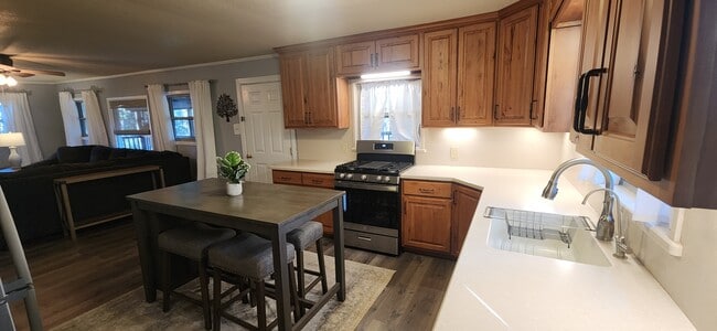 Building Photo - 403 Brady Canyon Rd