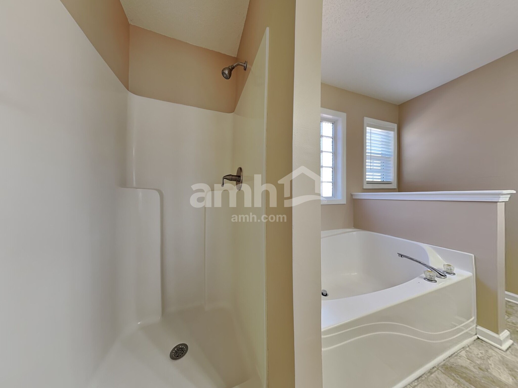 Building Photo - 76 Oak Springs Ln