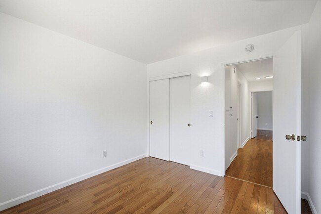 Building Photo - Remodeled 2 Bed, 2 Bath Townhouse in Petaluma's Morningstar Community
