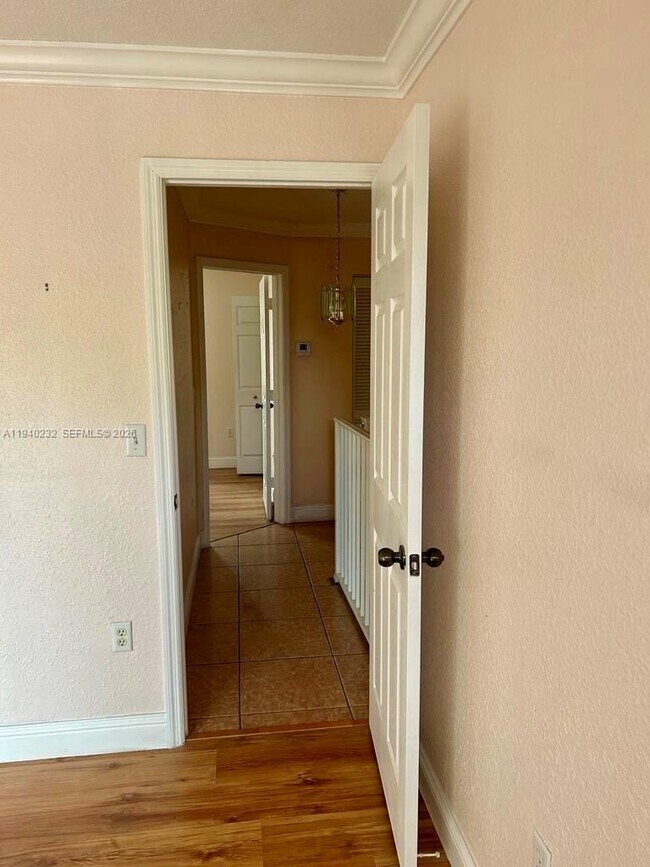 Building Photo - 10604 NW 87th Ct