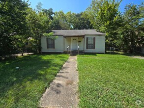 Building Photo - 3 Bedroom 1 Bathroom