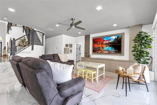 Building Photo - 4904 SW 166th Ave