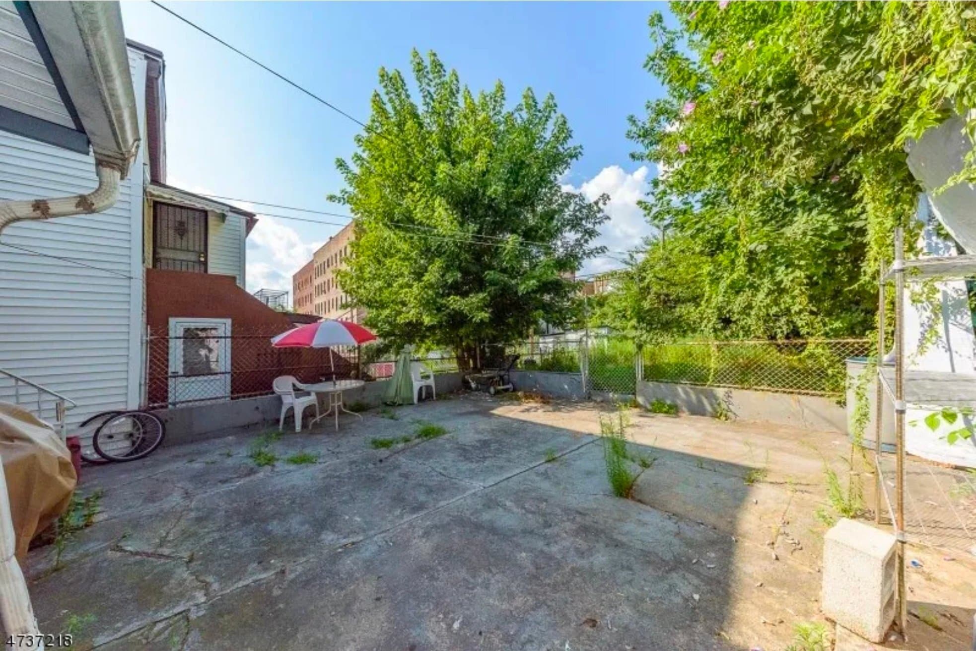 Building Photo - 768 Communipaw Ave