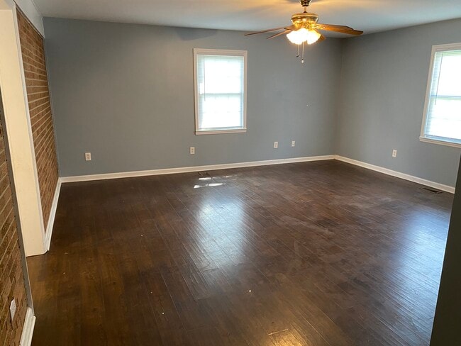 Building Photo - 4008 Knud Dr