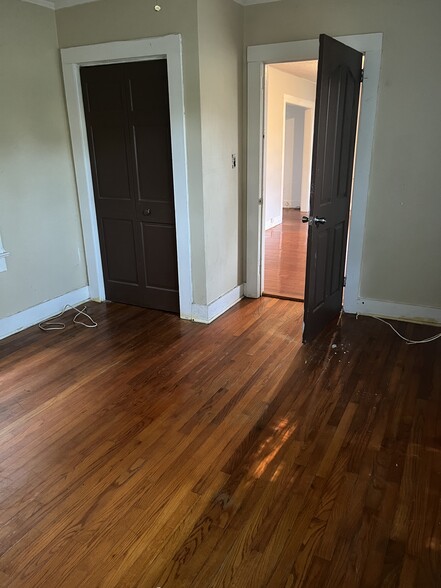 Building Photo - 1009 Mamie Street