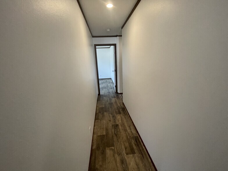 Building Photo - 10 Belmar St