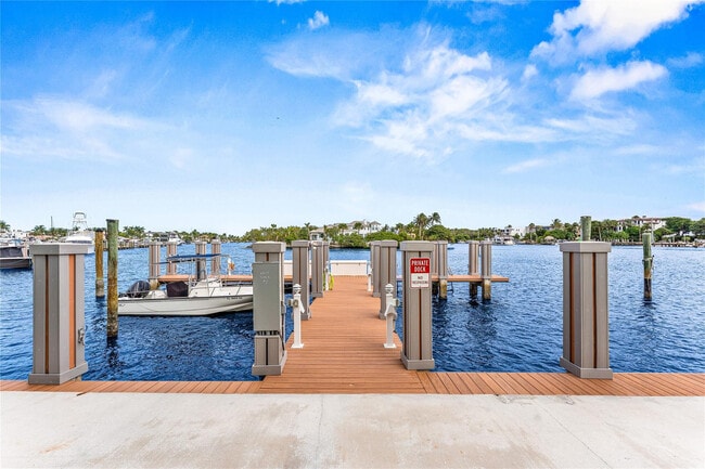 Building Photo - 2758 NE 30th Ave