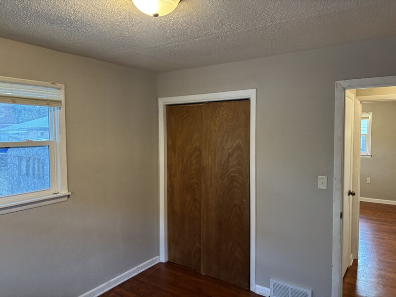 Building Photo - 1505 Benton St