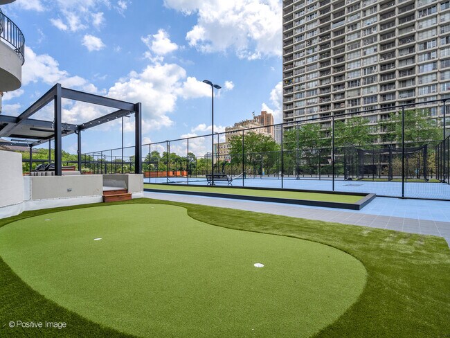 Building Photo - 2020 N Lincoln Park W
