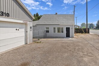 Building Photo - 310 US-30