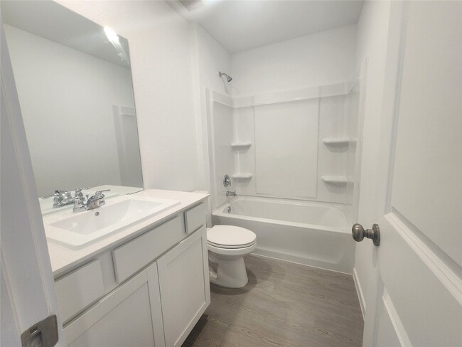 Building Photo - 906 Pertuso Ln