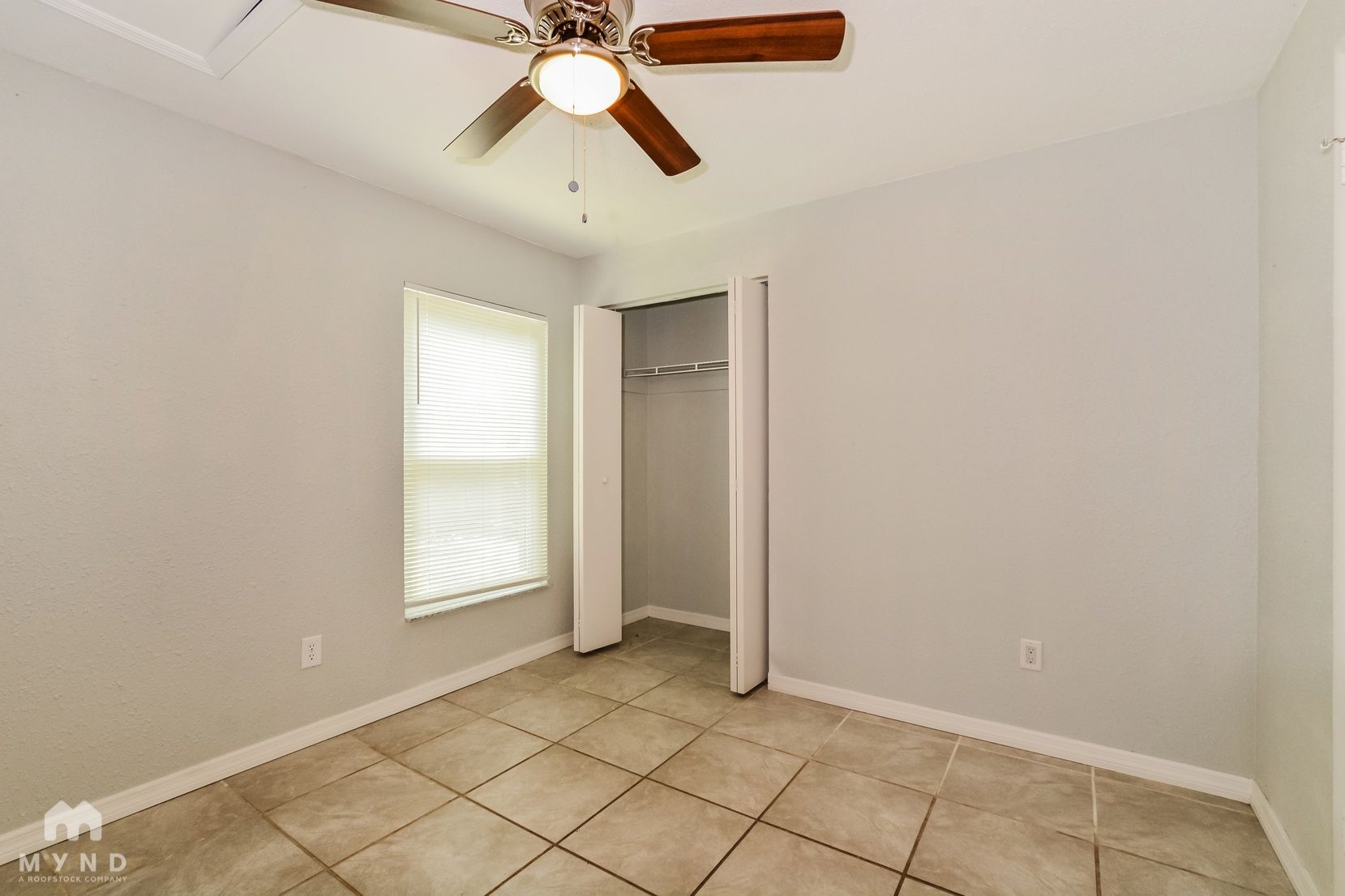 Building Photo - 209 Banyan Ct