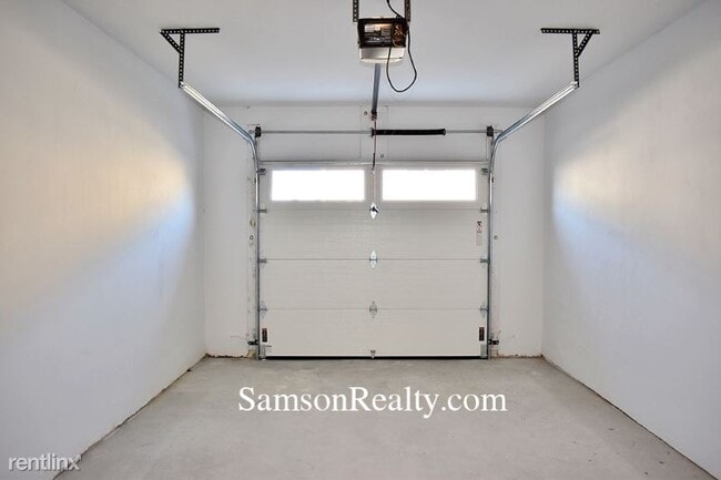 Building Photo - 3 br, 2.5 bath Condo - 1 Charlies Way