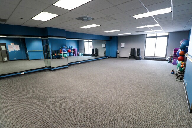 Building Photo - 10 E Ontario St