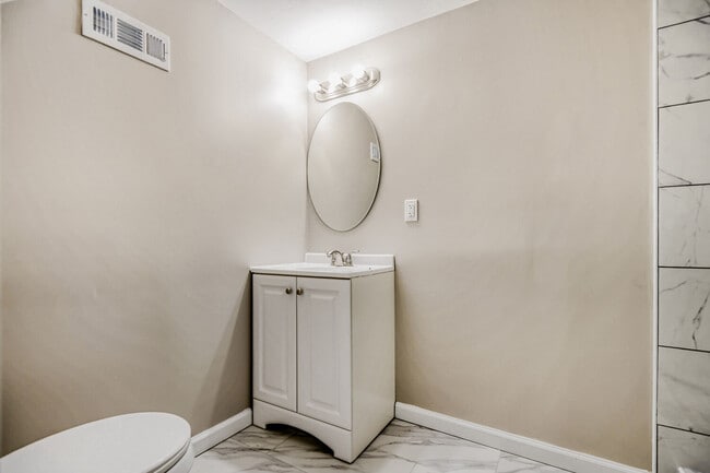 Building Photo - 8413 Kavanagh Rd