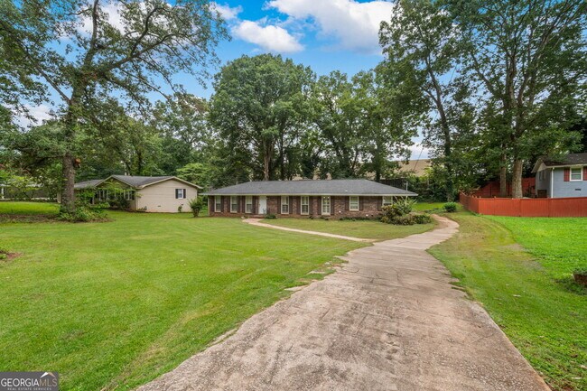 Building Photo - 4839 Lehigh Dr