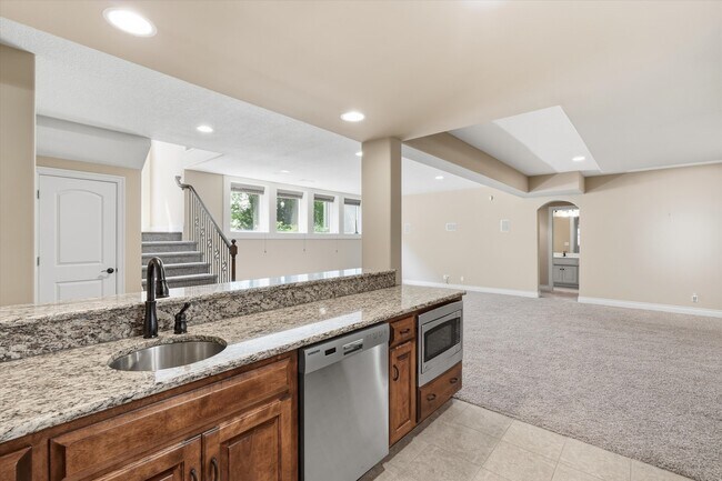 Building Photo - 9638 Zarda Dr