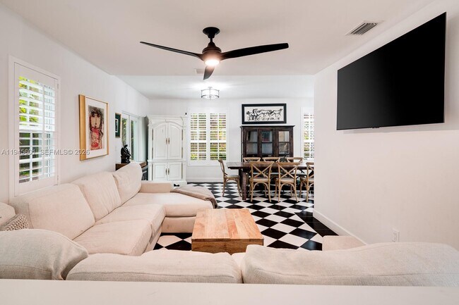 Building Photo - 2952 Peachy St