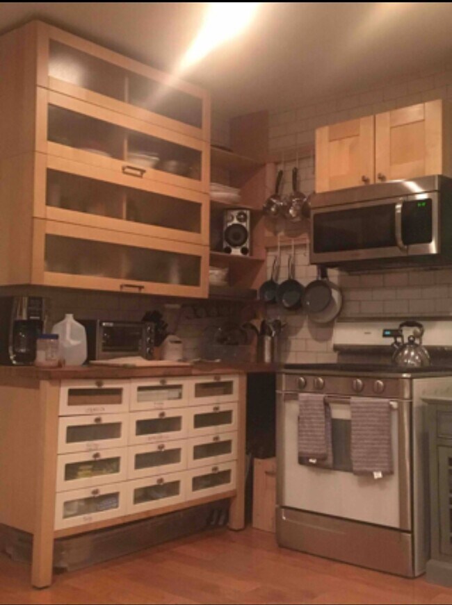 Building Photo - 119 W 80th St