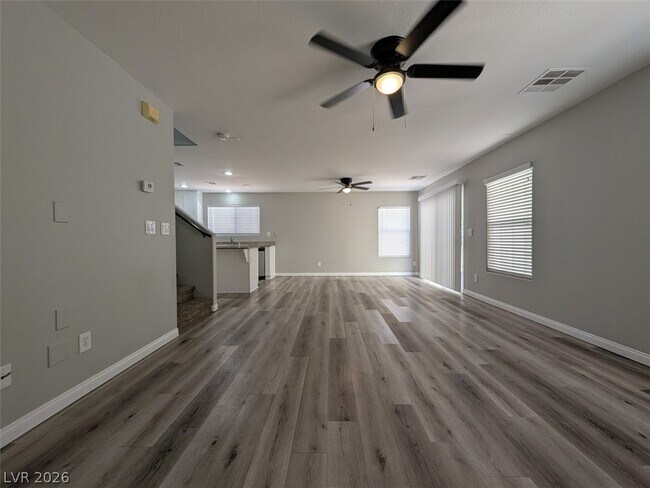Building Photo - 134 E Cosmos Ct