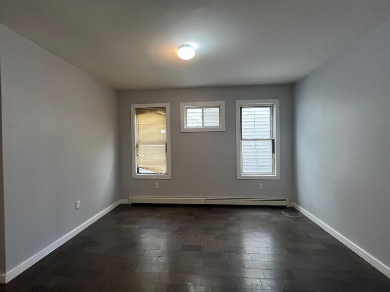 Building Photo - 29 Bartholdi Ave