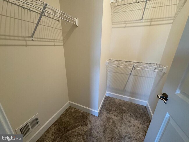 Building Photo - 9704 Glassy Creek Way