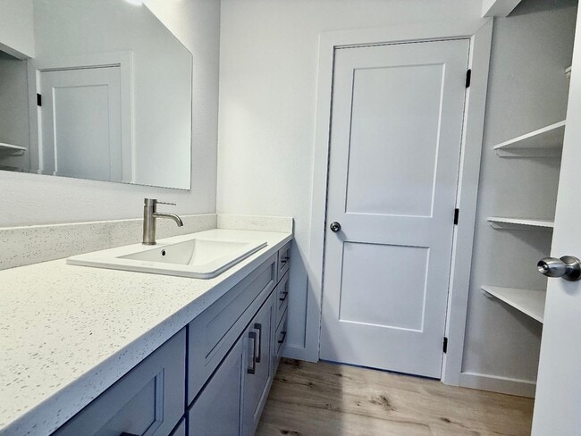 Building Photo - 2392 Karen Ct