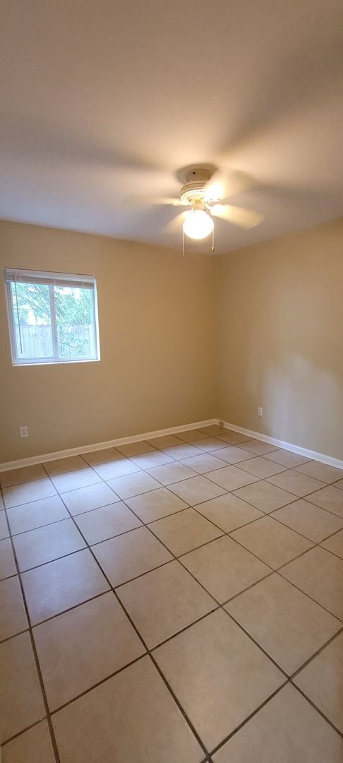 Building Photo - 4/2 (Madison Park) Nice home in quiet neighborhood