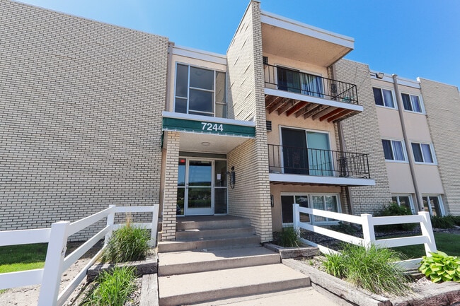 Building Photo - Cedar Apartments