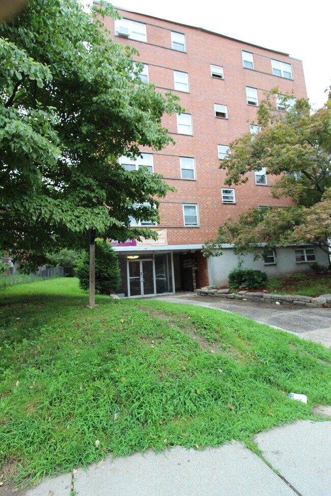 Building Photo - 30 Gillett St