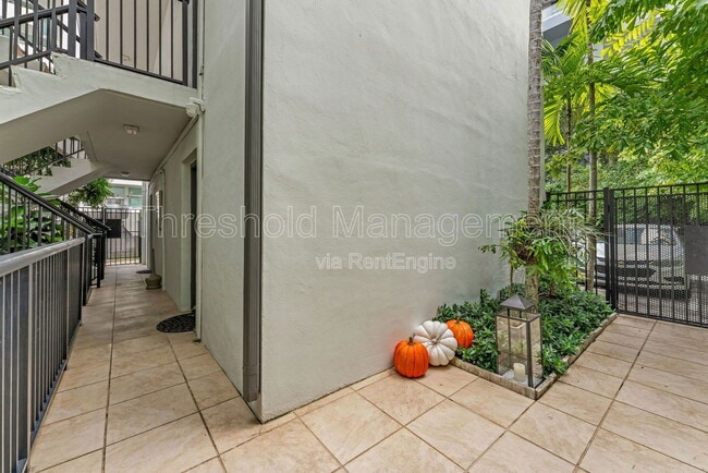 Building Photo - 150 SW 10th St