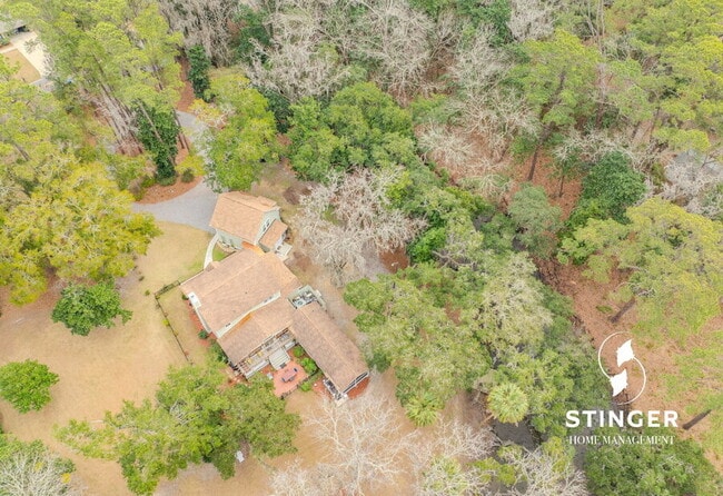 Building Photo - 1808 Lenora Dr