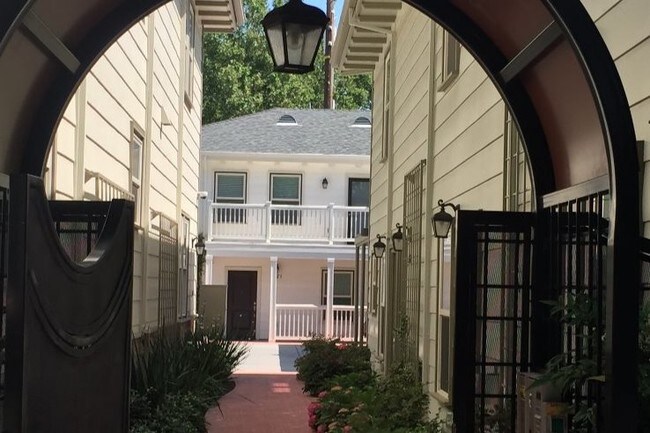 G Street Entry Gate into Walkway - 1321 G St