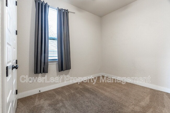 Building Photo - 908 Sussex Cove