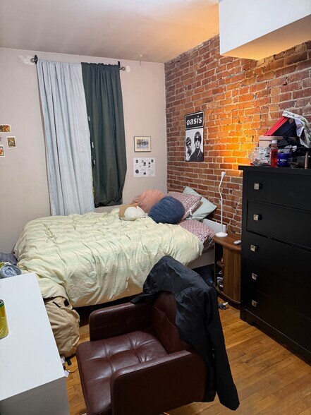 Building Photo - 413 Massachusetts Ave