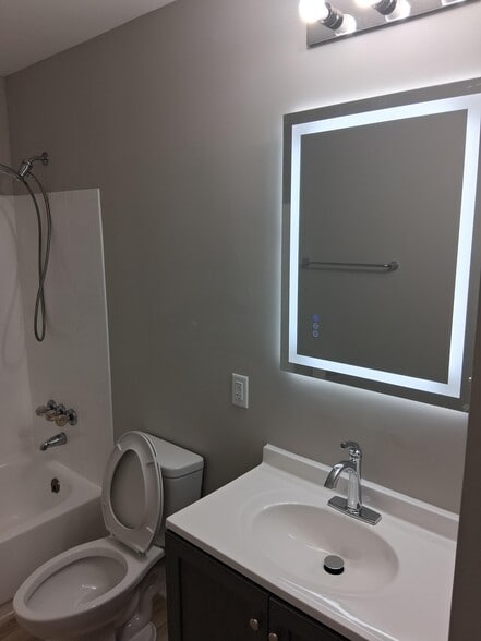 bathroom different angle - 2963 W 74th Ave