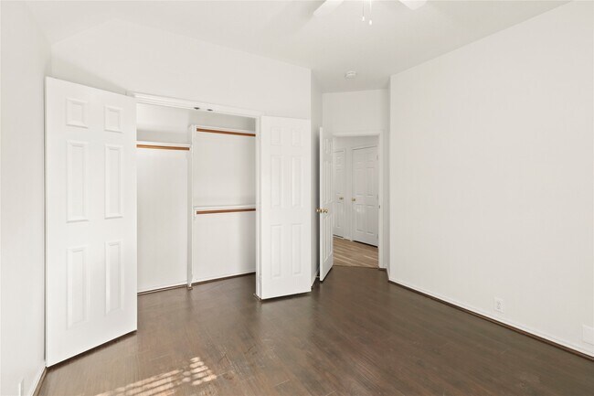 Building Photo - 20510 Pioneer Bend Ct
